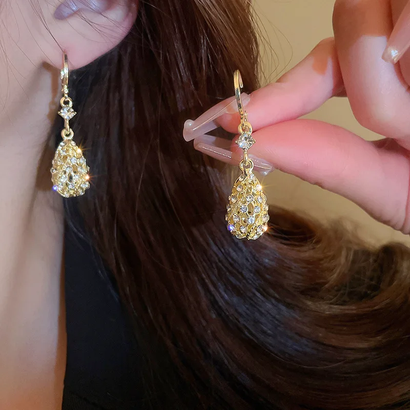 

KAITIN Korean Diamond Inlaid Hollow-out Water Drop Women Earrings Fashionable Metal Earrings New Temperament Women Jewelry