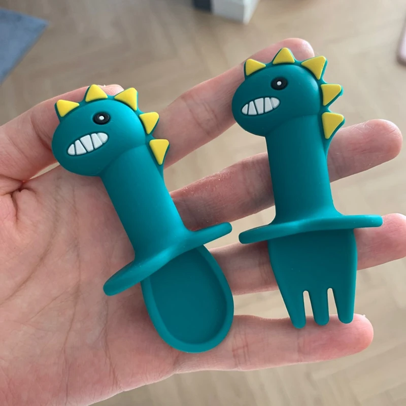 Детская развивающая Мягкая силиконовая ложка с короткой ручкой |