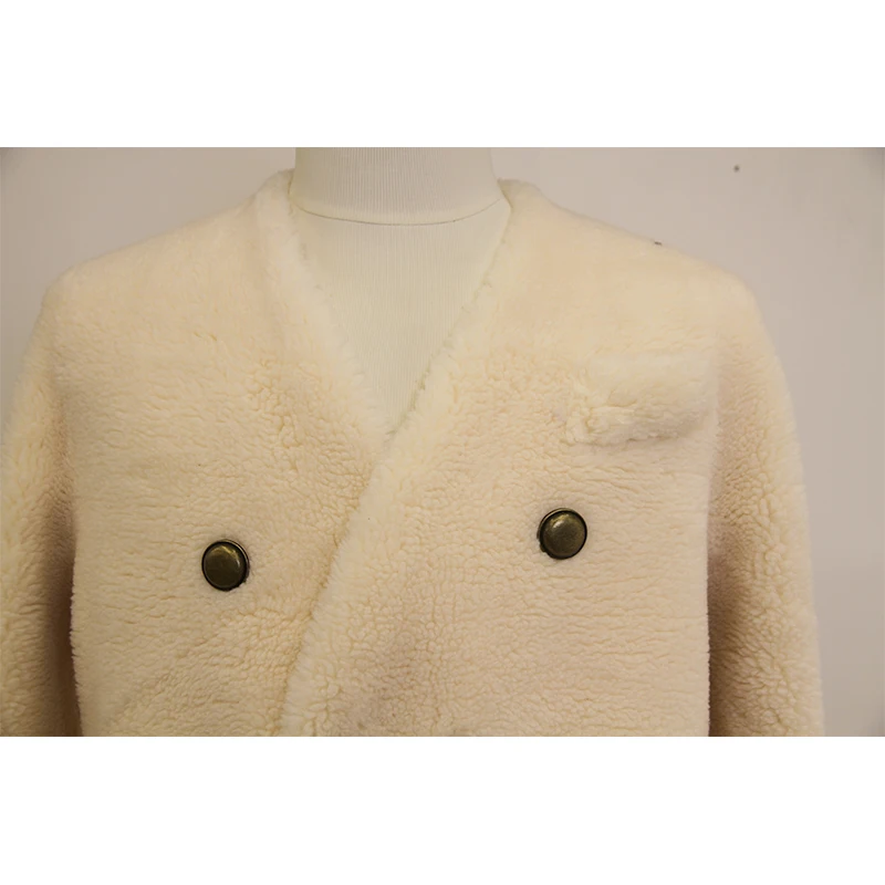 Женское теплое пальто на пуговицах бежевое с V-образным вырезом одежда для женщин