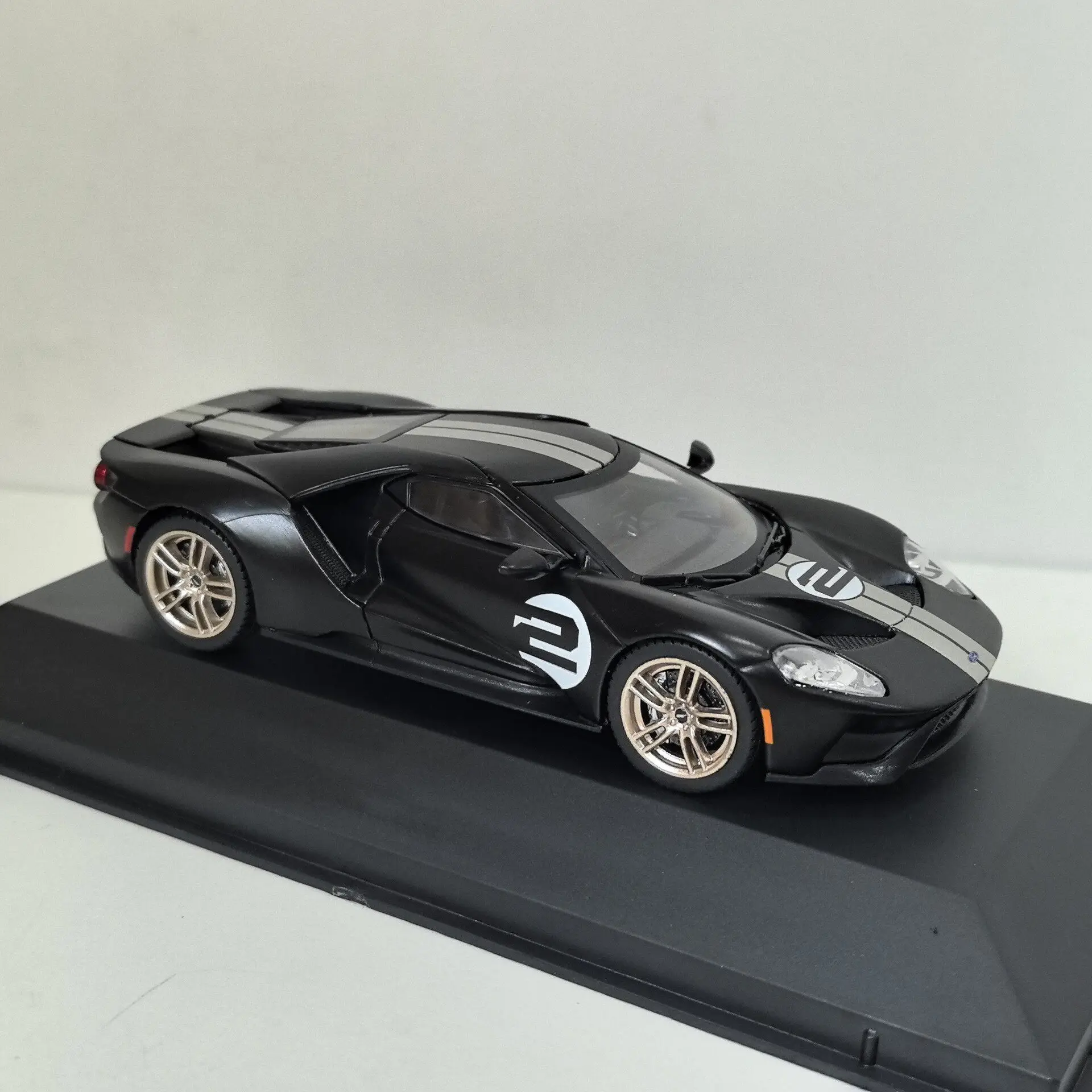 Модель IXO 143 FORD GT 66 HERITAGE EDITION 2017 без цветной коробки (Diecast) # Модель автомобиля 2 I7 Alloy (art.: 3920db282acbe) - 3920db282acbe