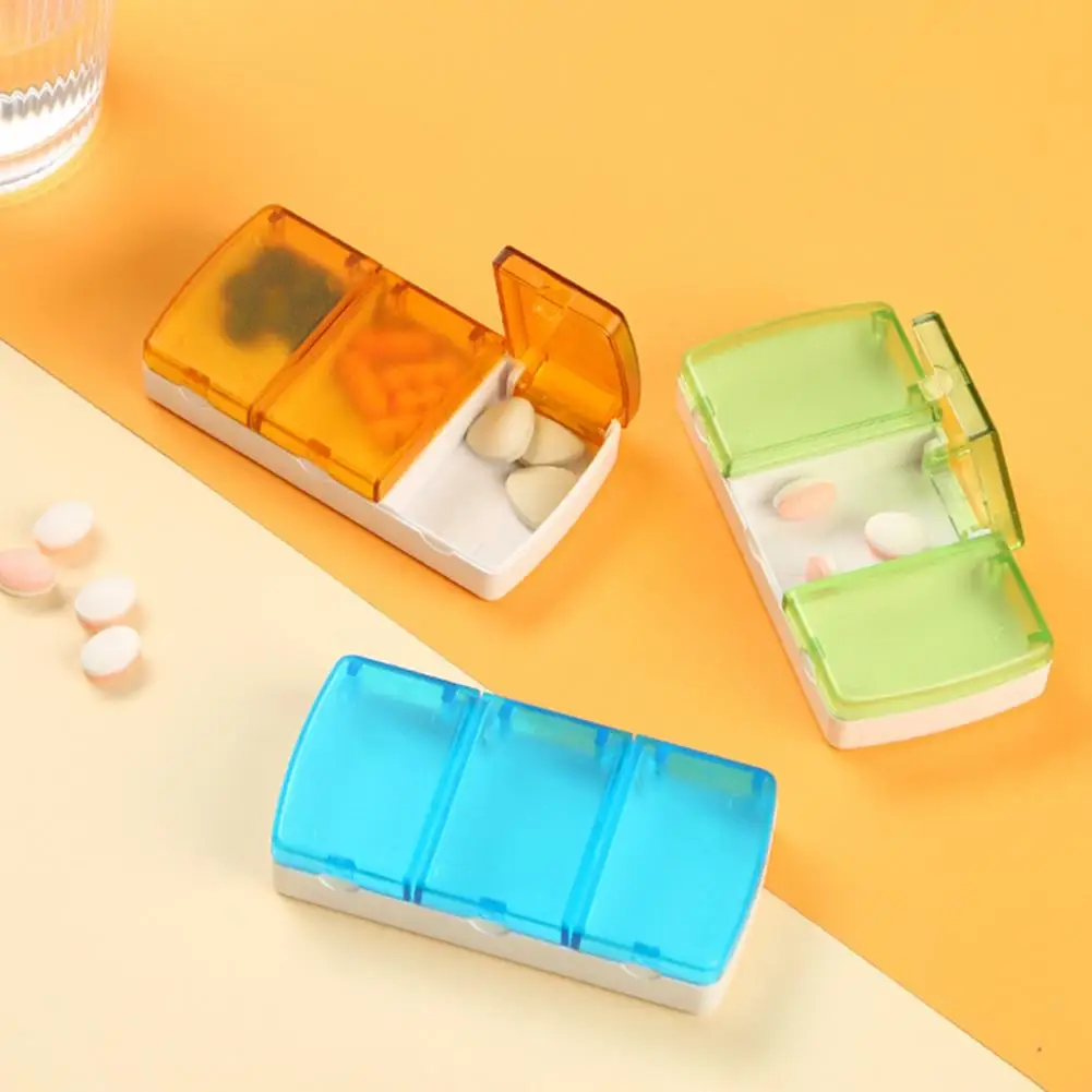 

Compact Capsule Holder Easy Cleaning Pill Dispenser 3-Grid Plastic Sealed Box Jewelry Capsule Container Organizer