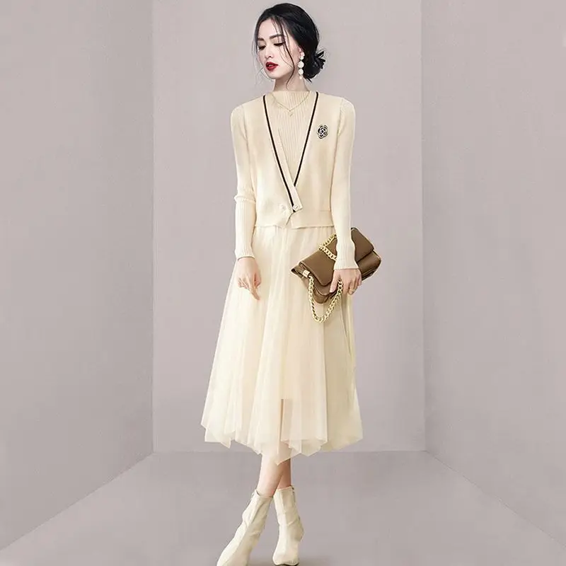 Рисунок 5 - Модный повседневный женский костюм