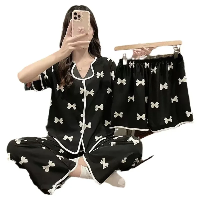 Женский пижамный комплект из трех предметов