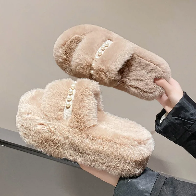 

Furry Fur Plush Slippers 2023 Winter Fashion Women New Faux Fur Pearls Decoration Flip Flops Thick Platform Heel Home Shoes