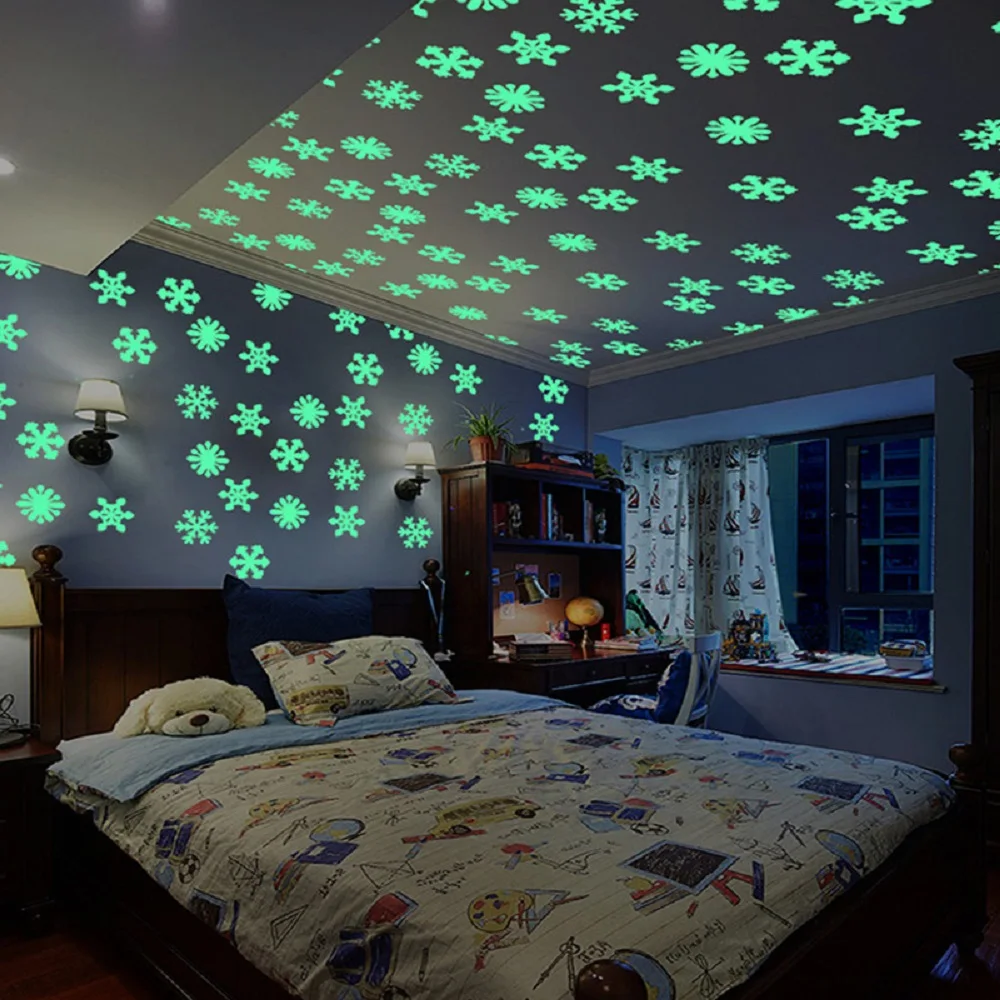 

50Pcs Luminous Snowflake Wall Stickers Glow In The Dark Decal For Kids Baby Rooms Bedroom Christmas Home Decoration Navidad 2021