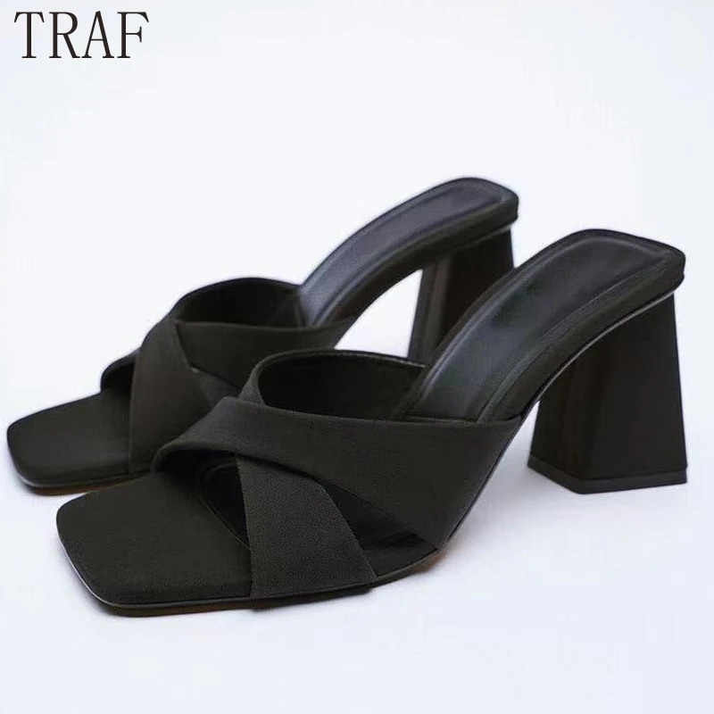 

Женские босоножки на квадратном каблуке, с перекрестными ремешками