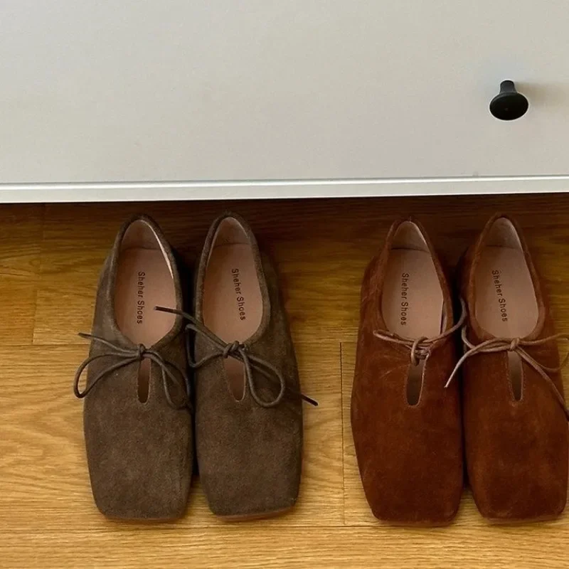 Женские лоферы в стиле ретро замшевые туфли на плоской подошве с квадратным