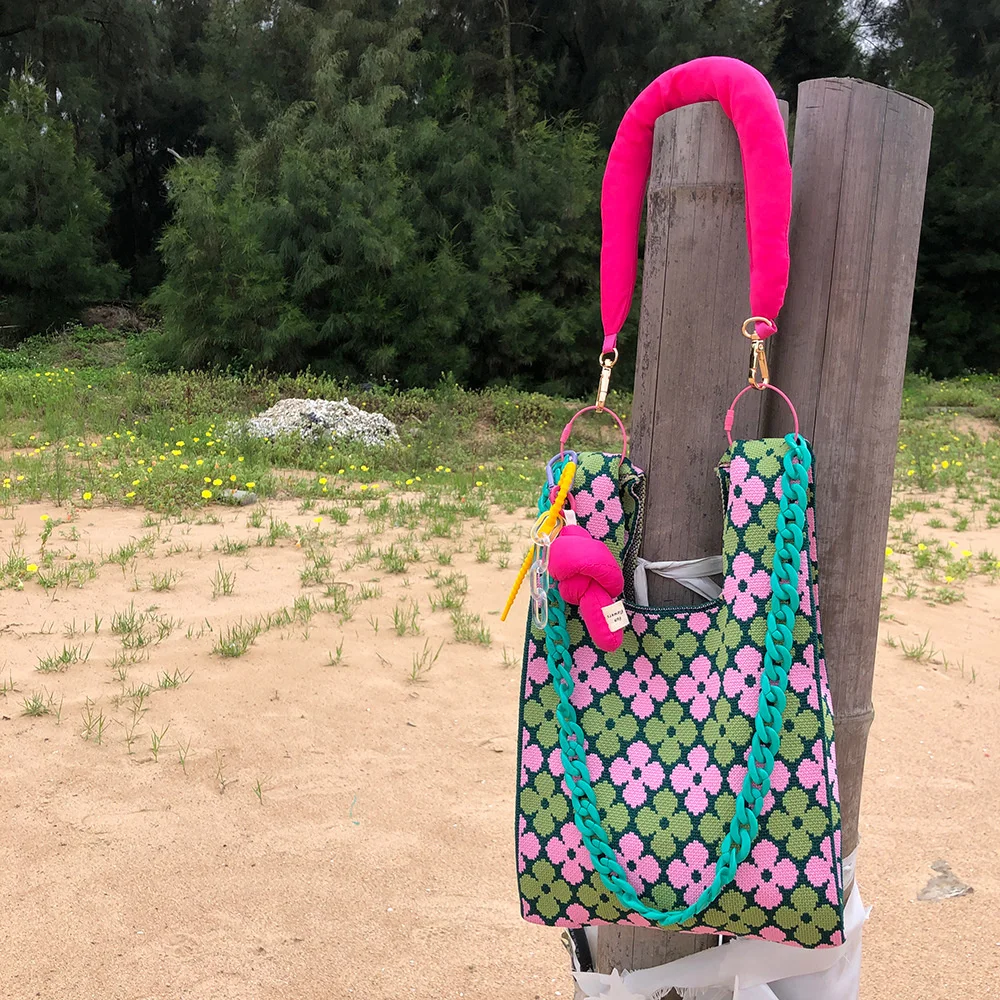 

Floral Crochet Women's Knitted Shoulder Bag Designer Hollow Knit Tote Soft Woven Tote Bag Wallet 2023 Bohemian Shopping Bag New