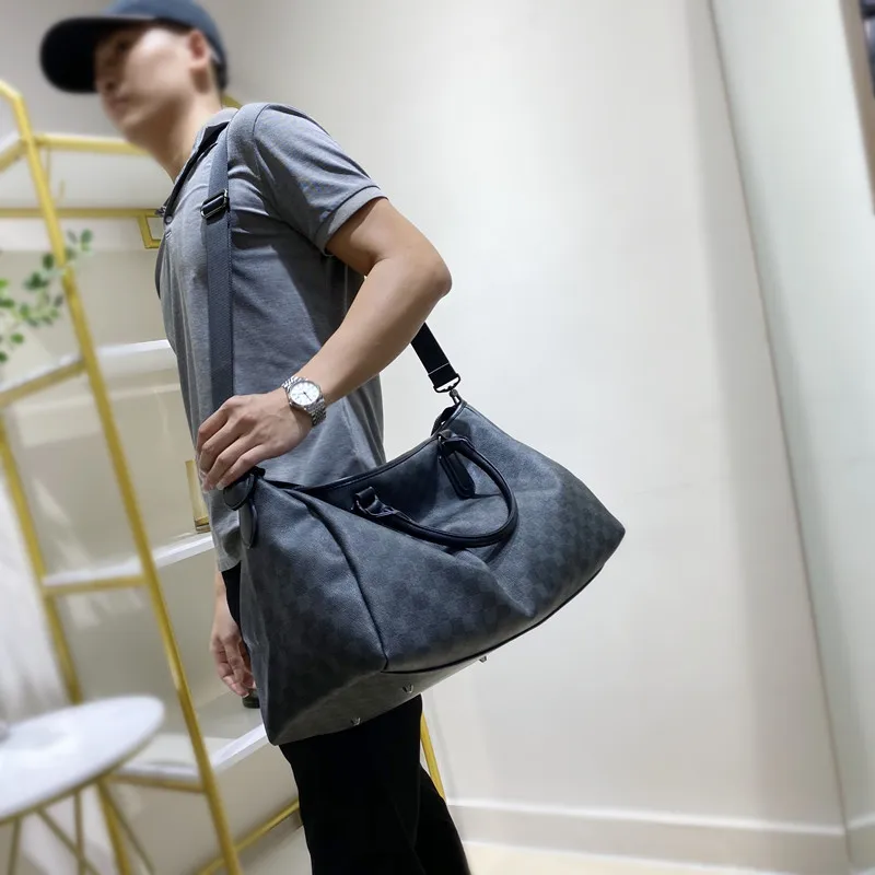 Business men and women on board package bag portable short-distance travel bag high-capacity package dry wet depart exercise
