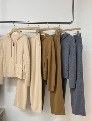 Женский кашемировый брючный костюм