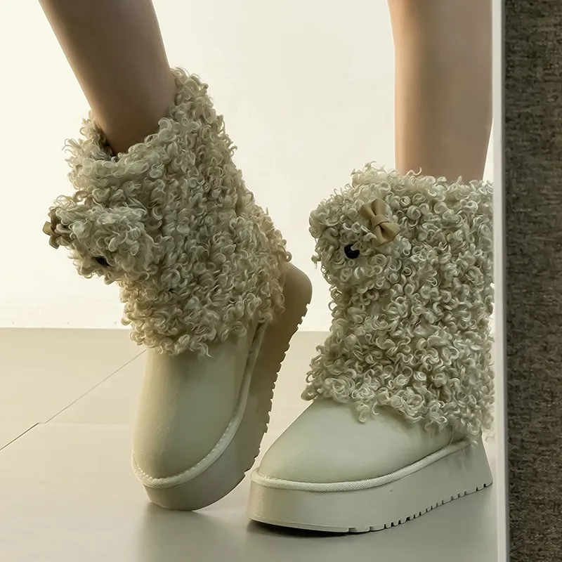 Белые сапоги до середины икры. Женская обувь. Плюшевые сапоги. Женские