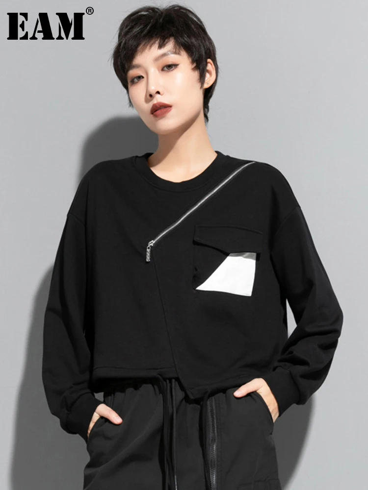 

[EAM] Loose Fit Black Zipper Pocket Sweatshirt New Round Neck Long Sleeve Women Big Size Fashion Tide Spring Autumn 2023 1DF1324