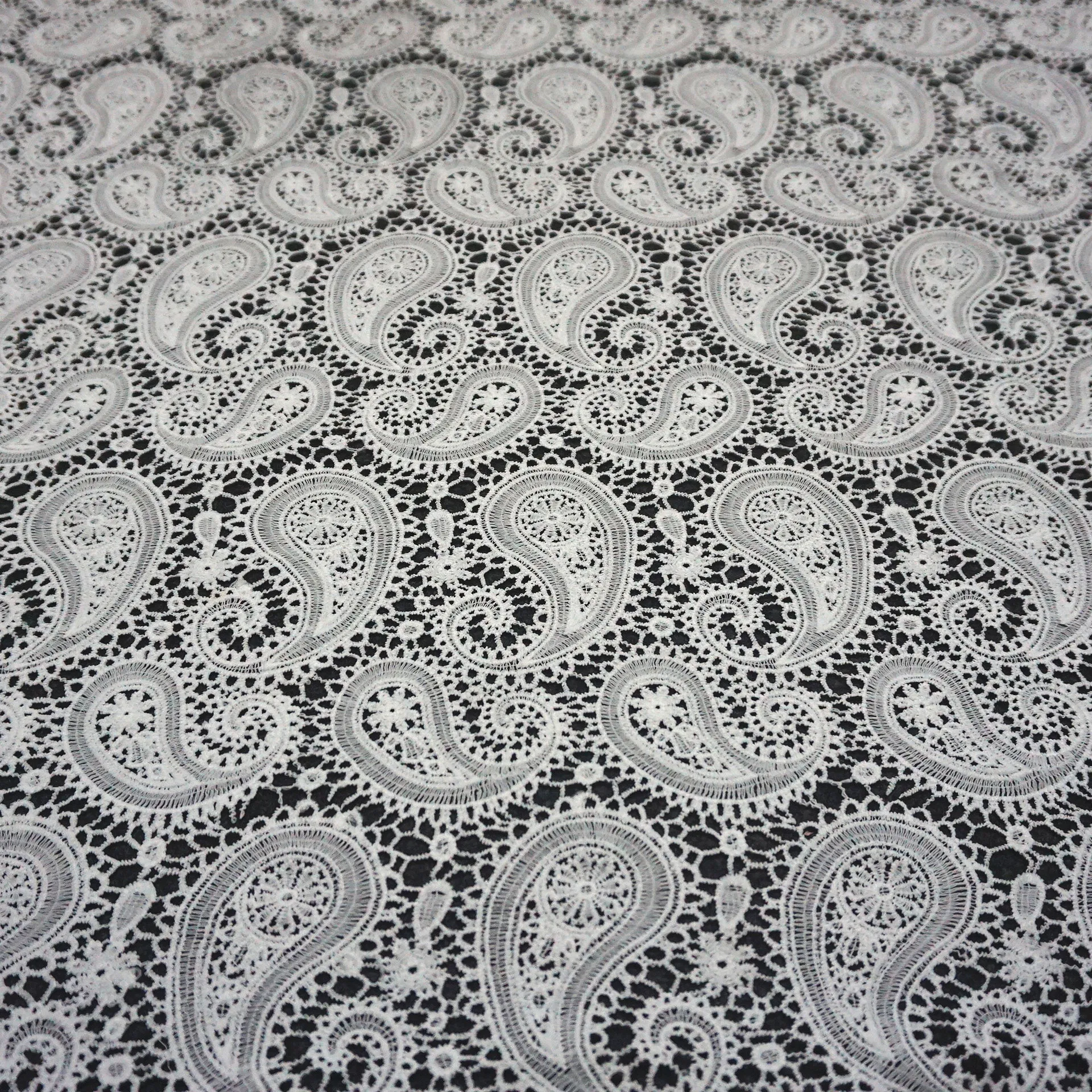 

2023 Newest Hollow Cotton Lace Cloth Paisley Embroidery Lace cloth