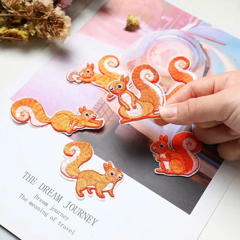 

Small Squirrel Embroidery Patches and Appliques Tablet Clothing Hat DIY Decorative Self-adhesive Adhesive Sticker Sticking Patch