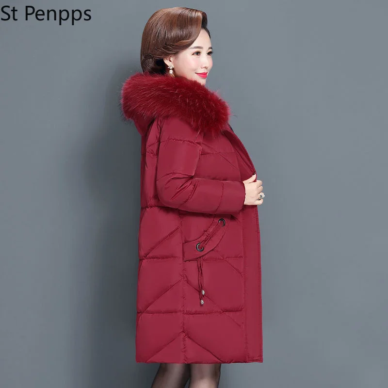 Женская Длинная зимняя куртка с цветным меховым воротником и капюшоном |