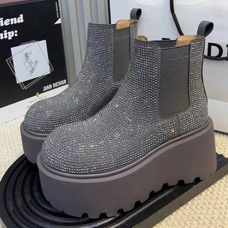 Женские зимние ботильоны на платформе с кристаллами дизайнерская обувь высоком