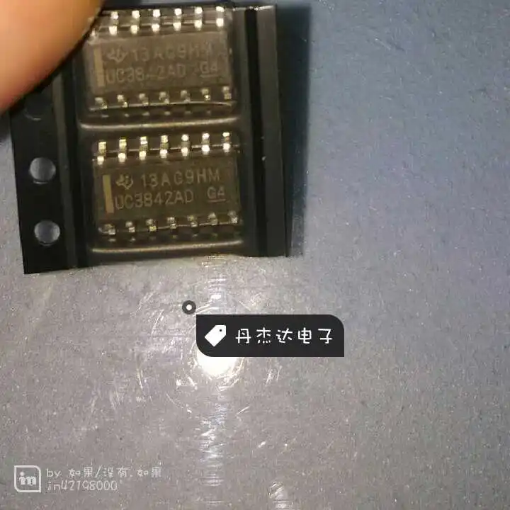 

30 шт. Оригинальный Новый 30 шт. Оригинальный Новый UC3842ADR2G AC-DC конвертер 3842 UC3842 14-SOIC
