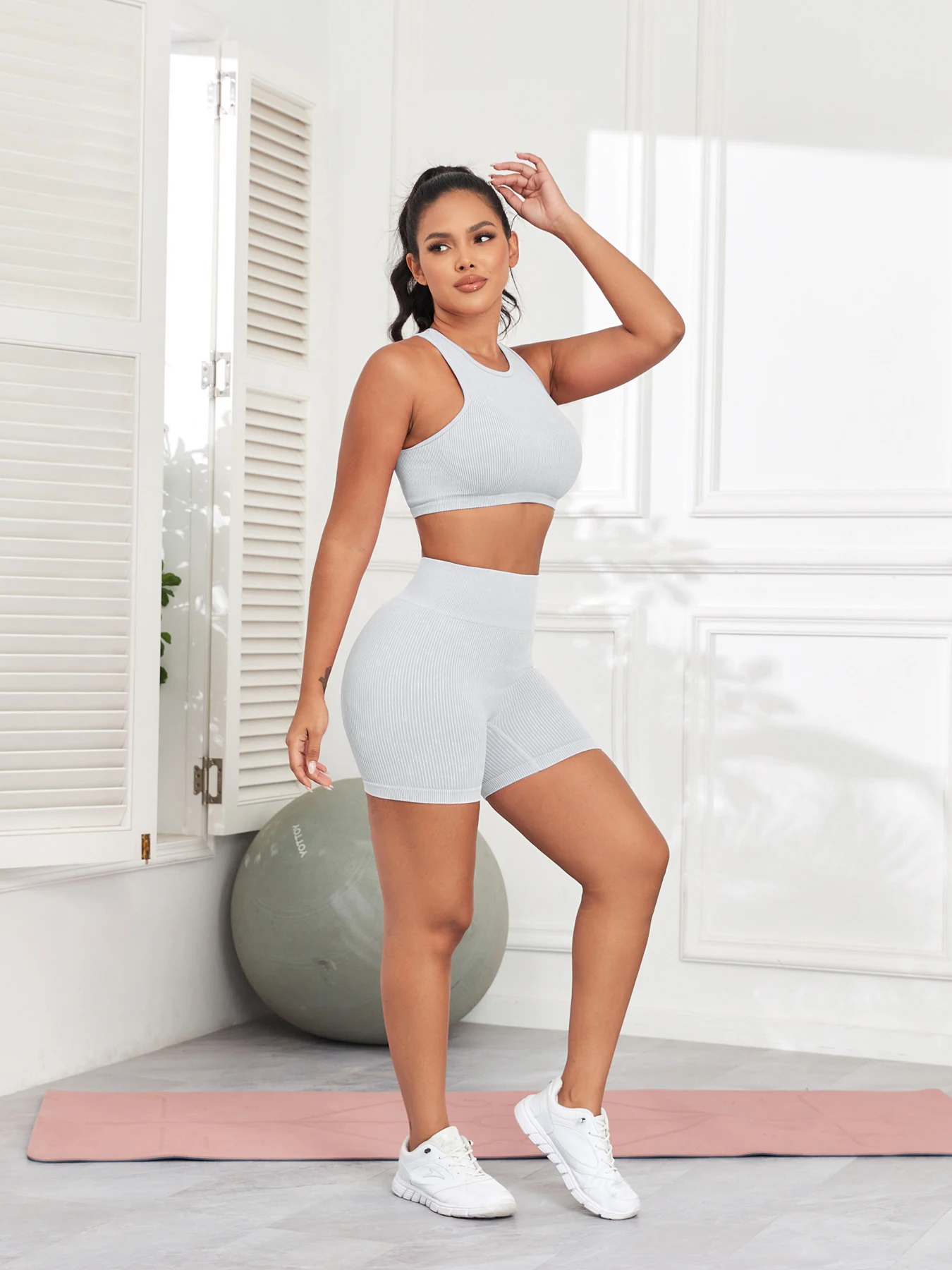 Женские спортивные шорты для фитнеса облегающие эластичные отдыха на открытом