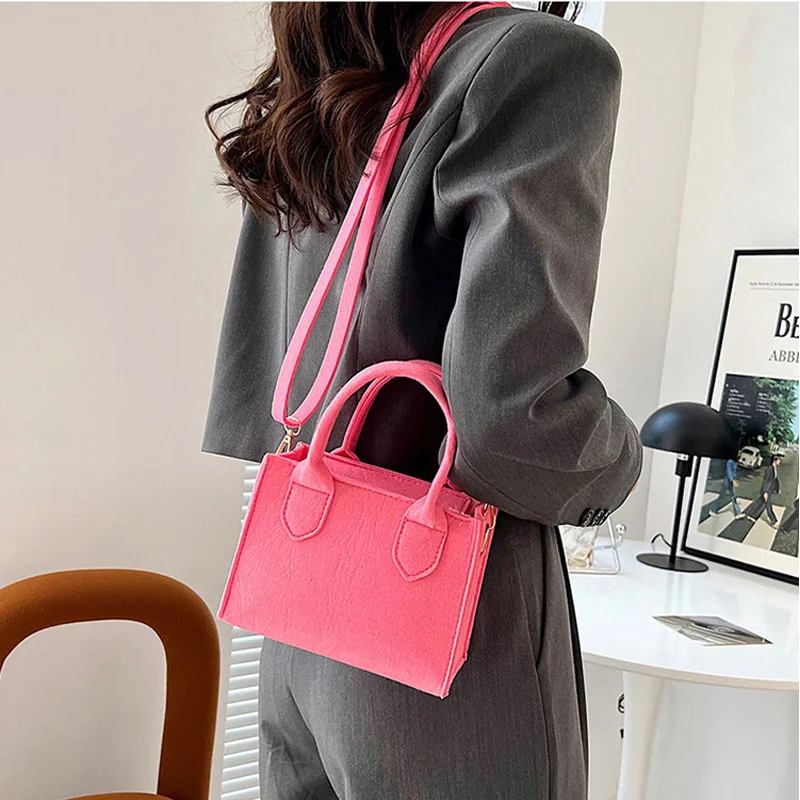 

Women Portable Shoulder Message Bag Pure Felt Mini Purse Tote Bag Female Crossbody Bag Luxury Design Handbag Shopper Tote Bag