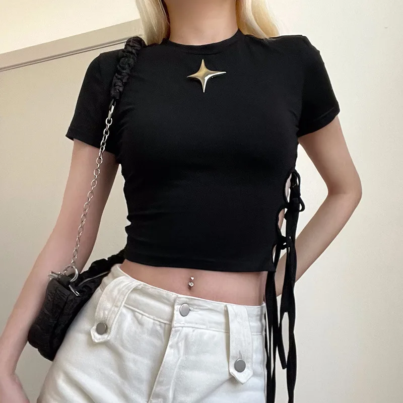 

Women's Dark Style Side Cut Waist Hollow Tie Short Sleeved Top with Slim Fitting Metal Decoration Short T-shirt футболка смешная