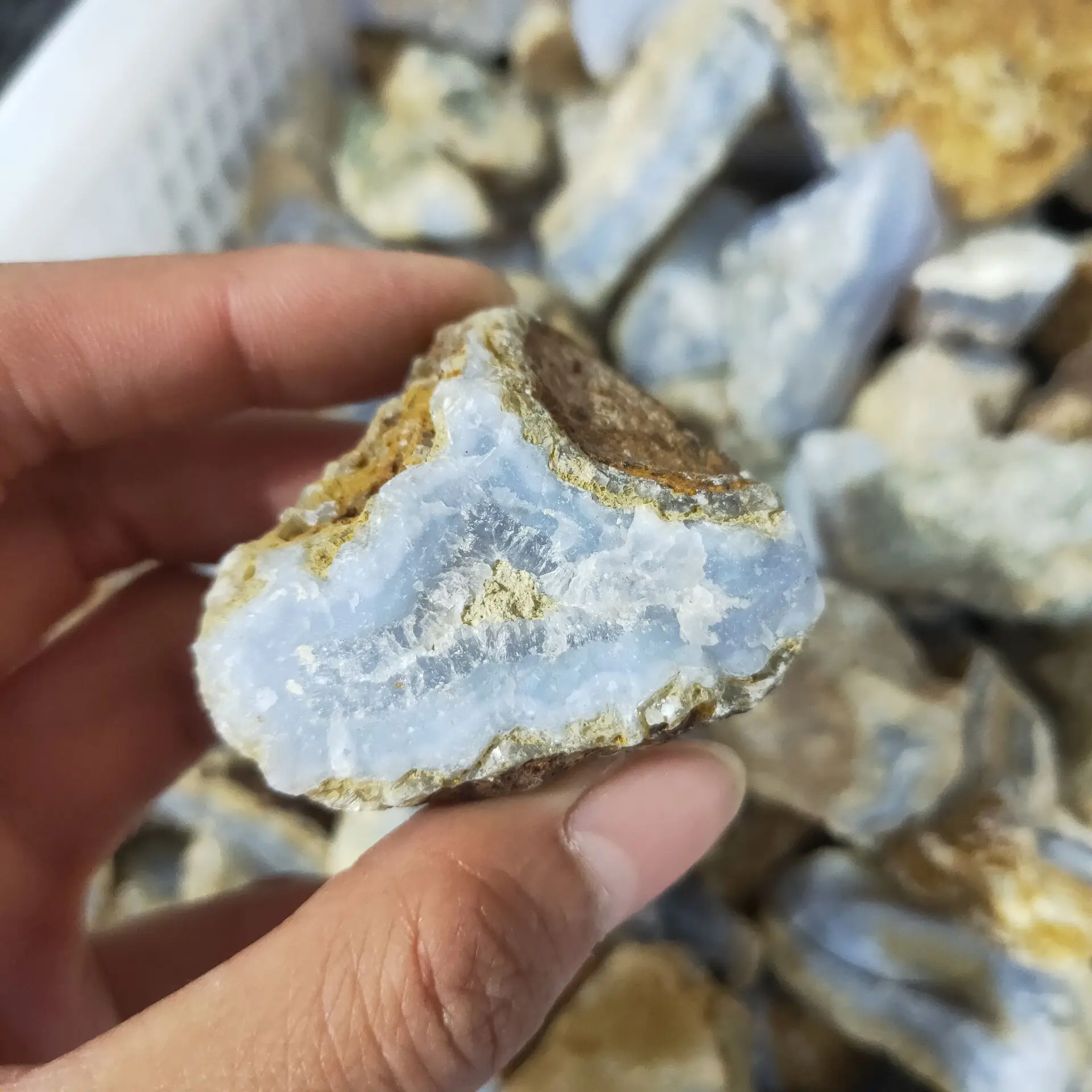 Красивый синий халцедон Натуральный Необработанный нестандартный шероховатый