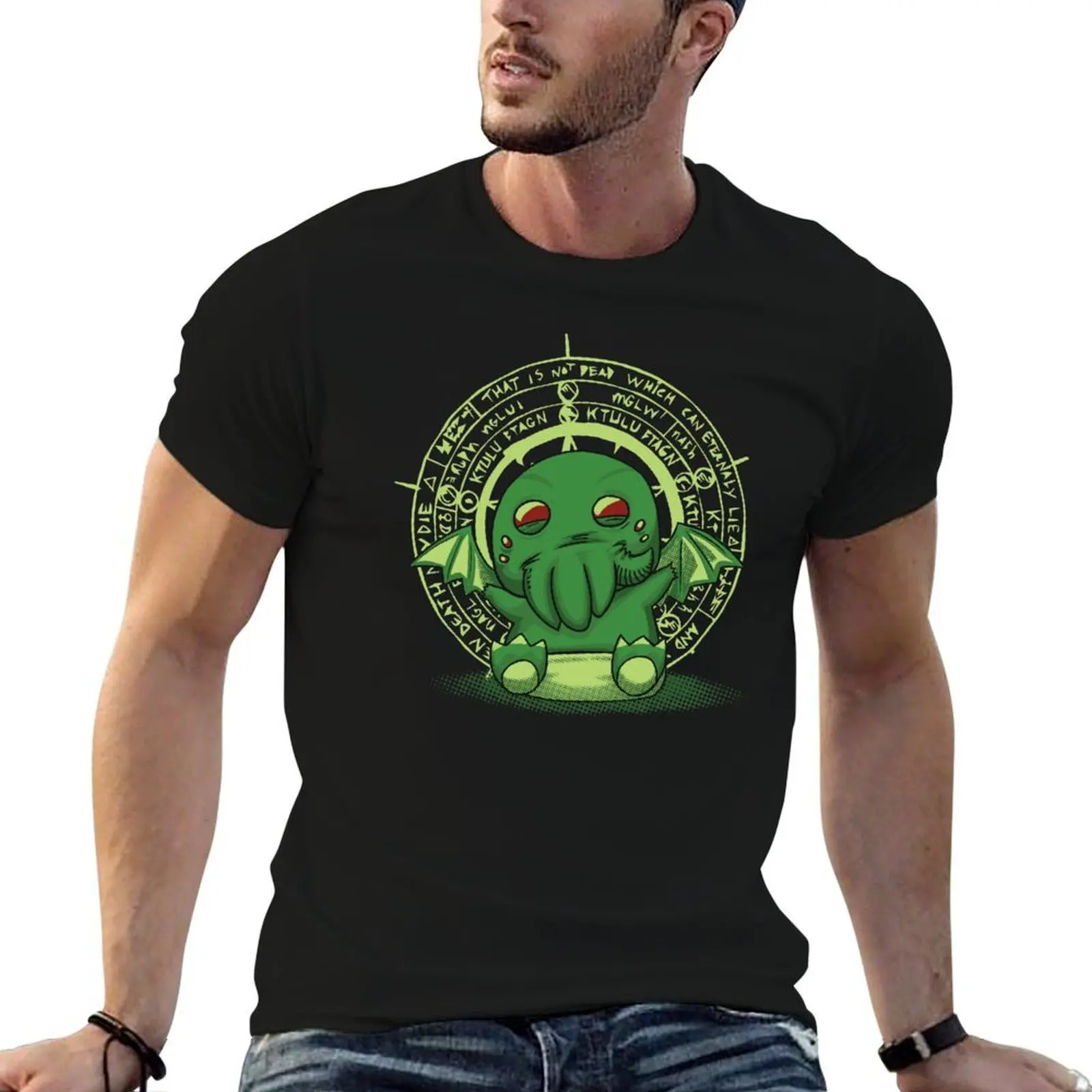 Фото Футболка The Littlest Elder God, однотонная, из хлопка, с короткими рукавами №1