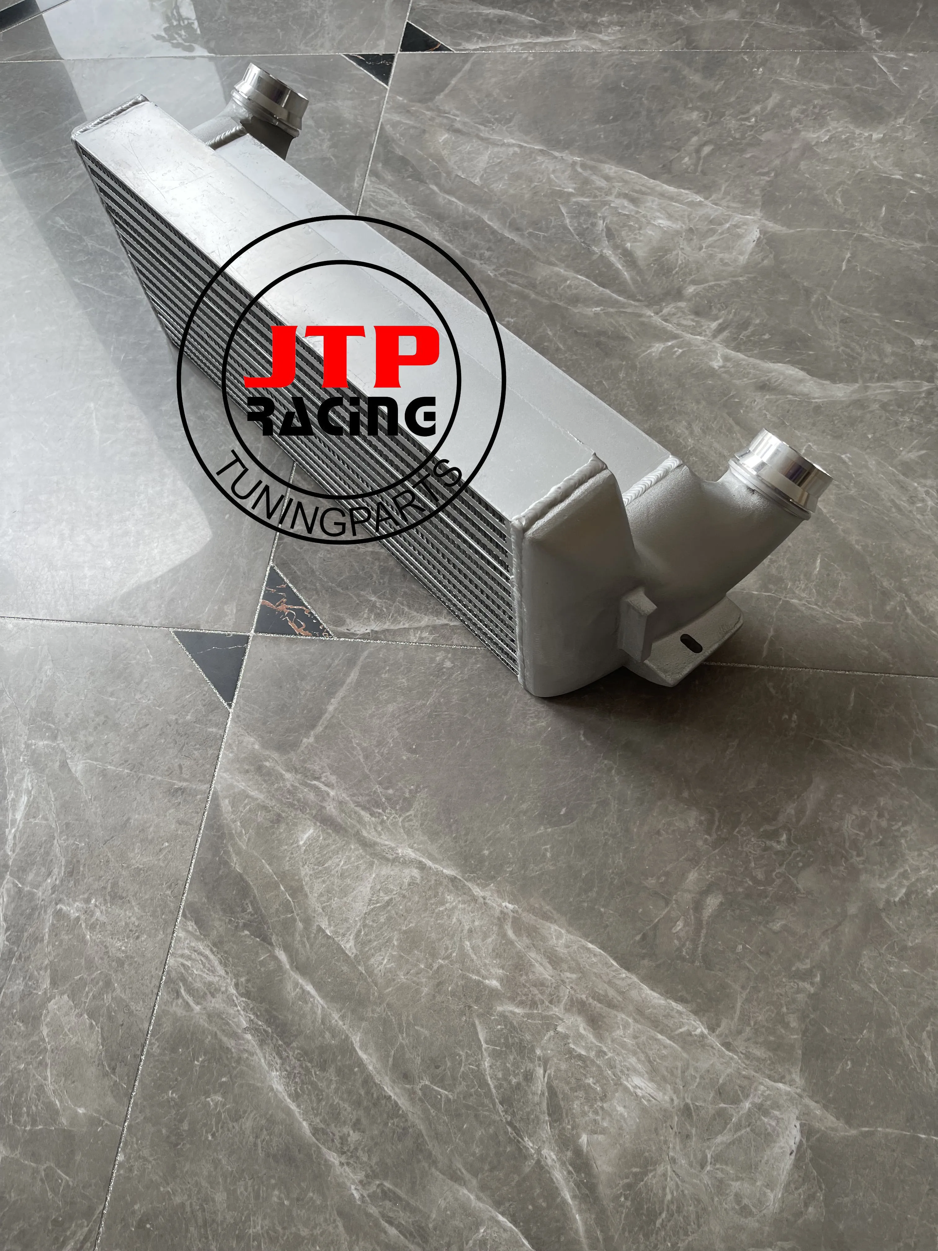 Интеркулер EVO 2 F20 F21 F22 F23 F30 F31 F32 F33 F34 N13 N20 N55 M135i M235i 335i 435i 125i 220i 228i 320i 328i 420i 428i 25HP + -