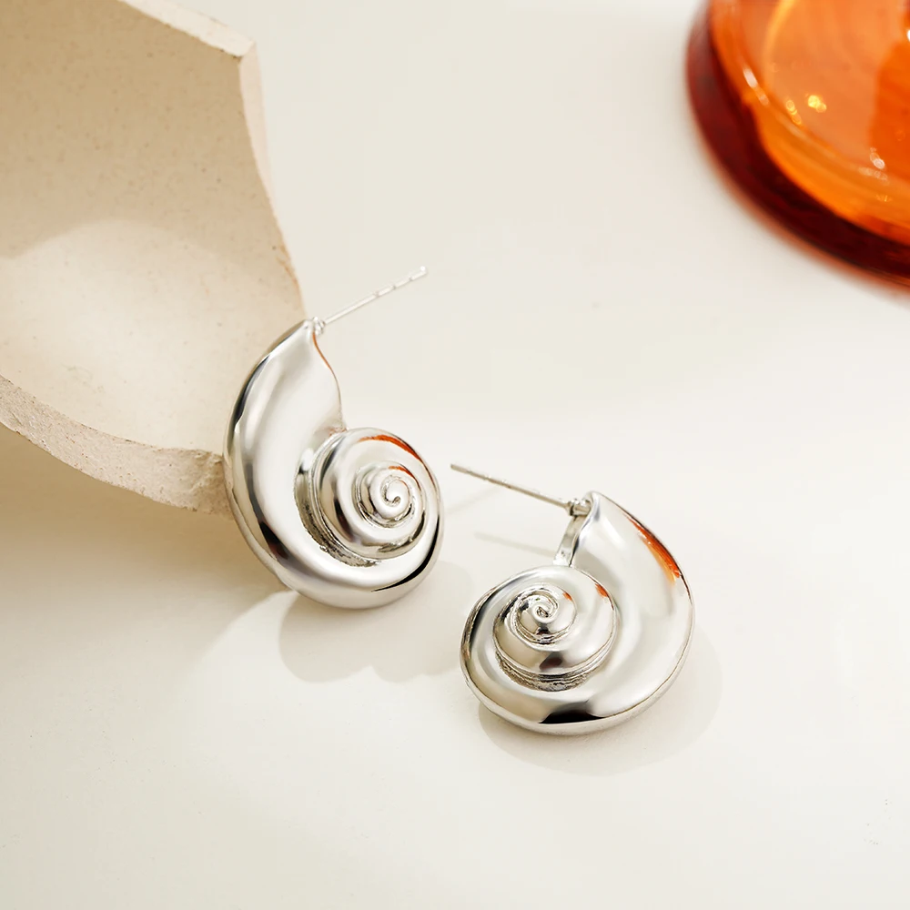 Женские серьги-гвоздики из нержавеющей стали Серебристые в форме ракушек