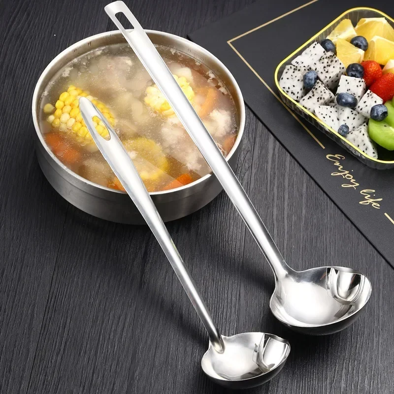 Кухонное сито и ситечко из нержавеющей стали для домашнего использования.