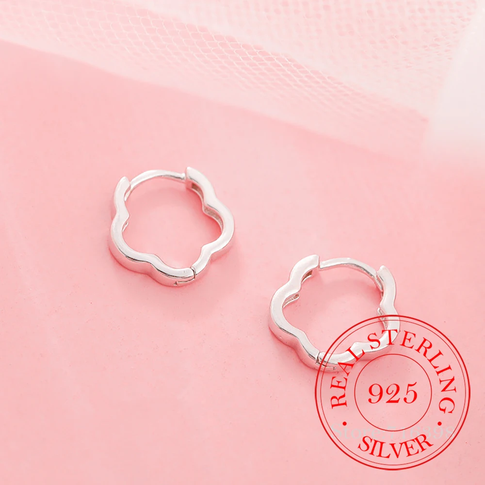 

Женские круглые серьги-гвоздики из серебра 925 пробы