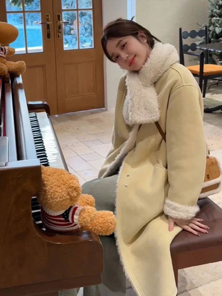 2024 New Fur Integrated Outerwear Women Winter Thickened Lamb Wool Environmental Protection Horn Buckle Mid-Length Coat W...