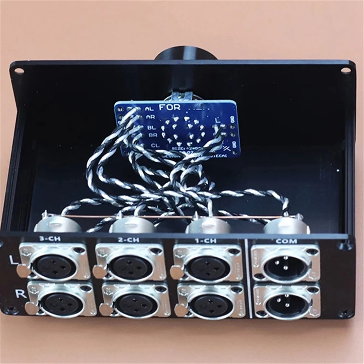 Селектор переключения аудиосигнала HIFI XLR распределительная коробка без потерь 1