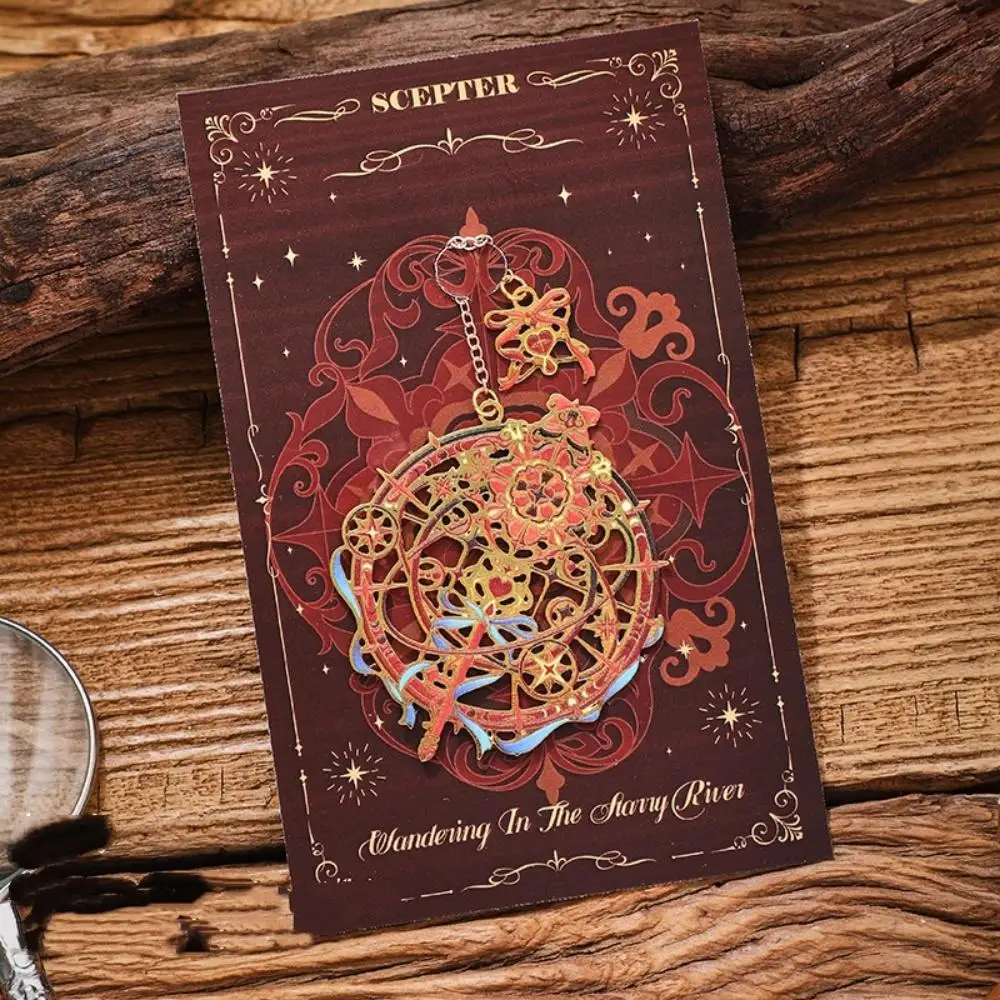 

Металлическая закладка для книг сердечком фиолетово-синего цвета