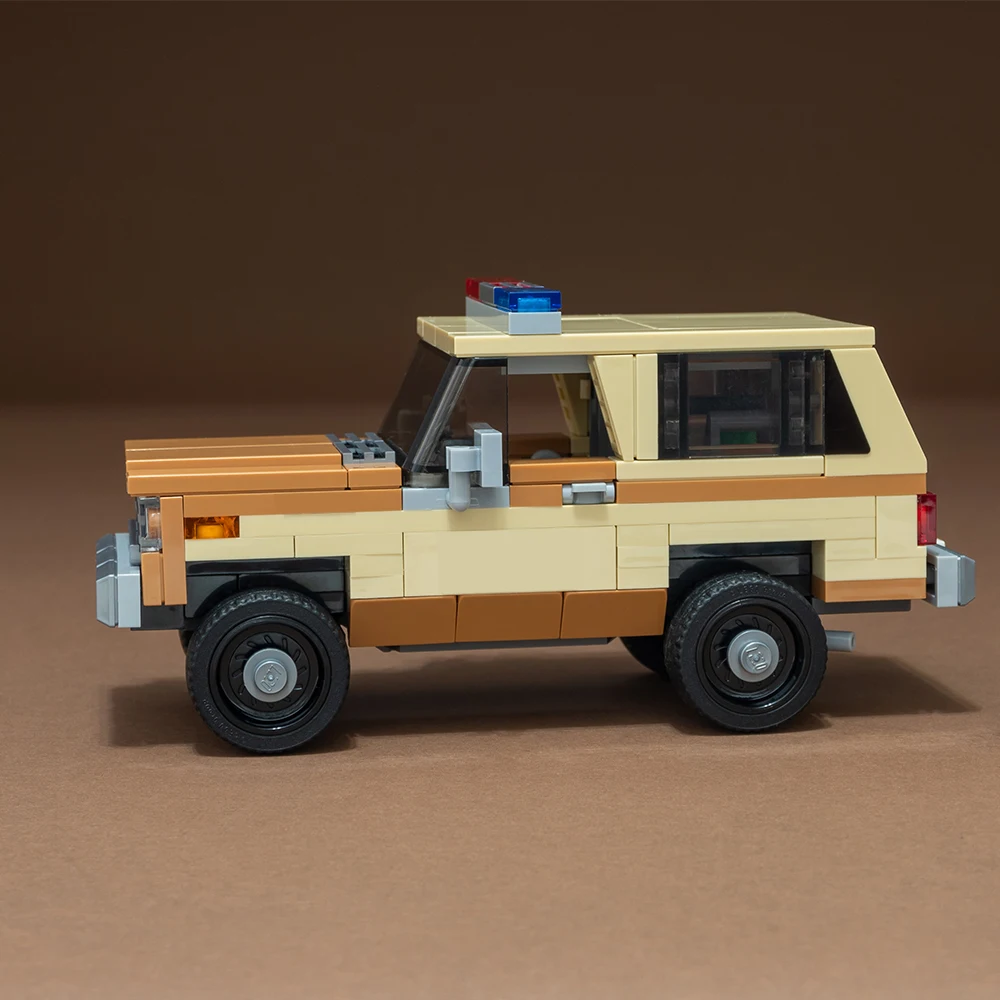 Фото Strange Stuff Vibe 80-х годов Police Chief SUV MOC Vehicle Kit, Набор для сборки внедорожных приключений, совместимый комплект моделей для взрослых №1