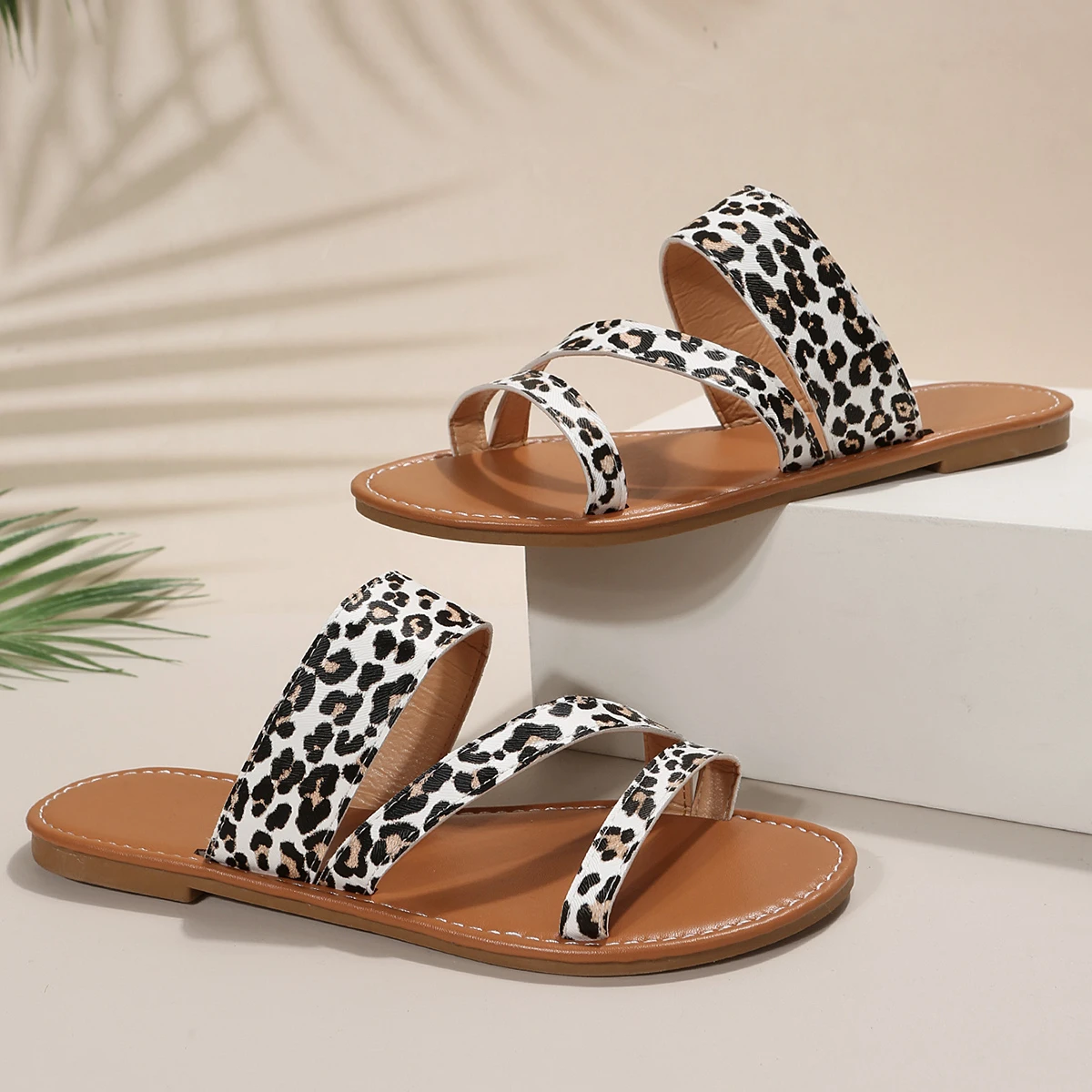 

Women Slippers Leopard Flats Sandals 2022 New Summer Rome Beach Shoes Causal Ladies Shoes Classic Slingback Flip Flops Slides