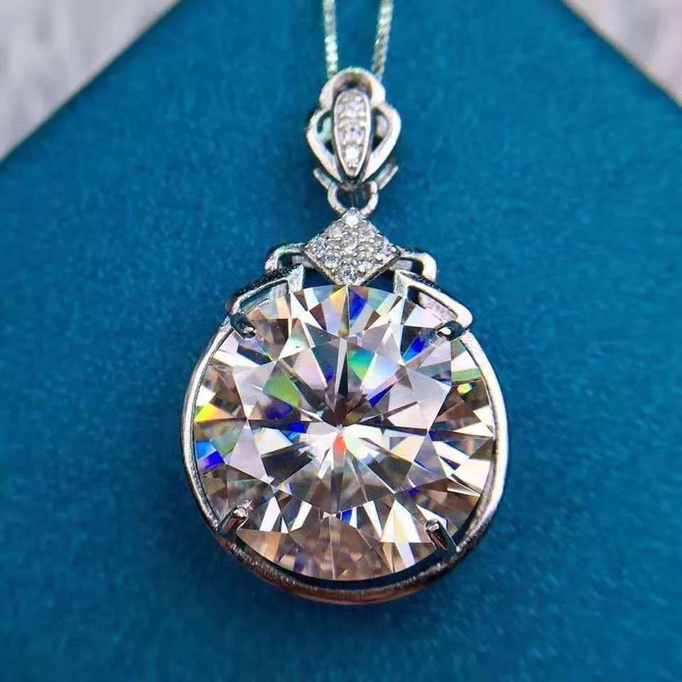 

New Design Domineering 7 Carat Moissanite Pendant Trend Fashion Necklace Jewelry Accessories