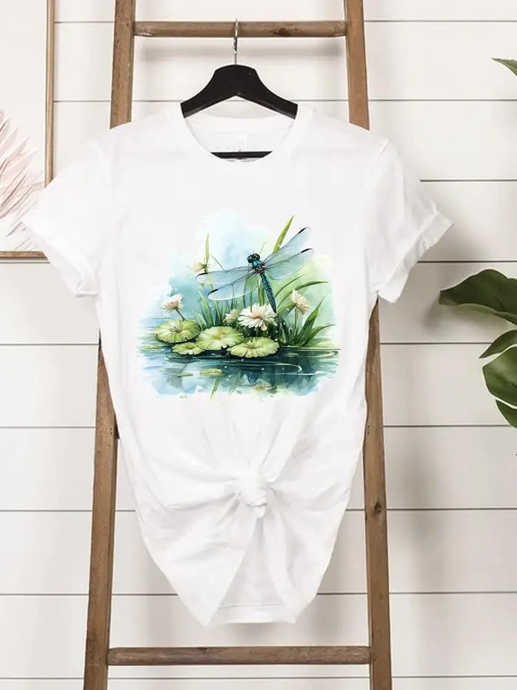 Женская футболка с коротким рукавом круглым вырезом и принтом