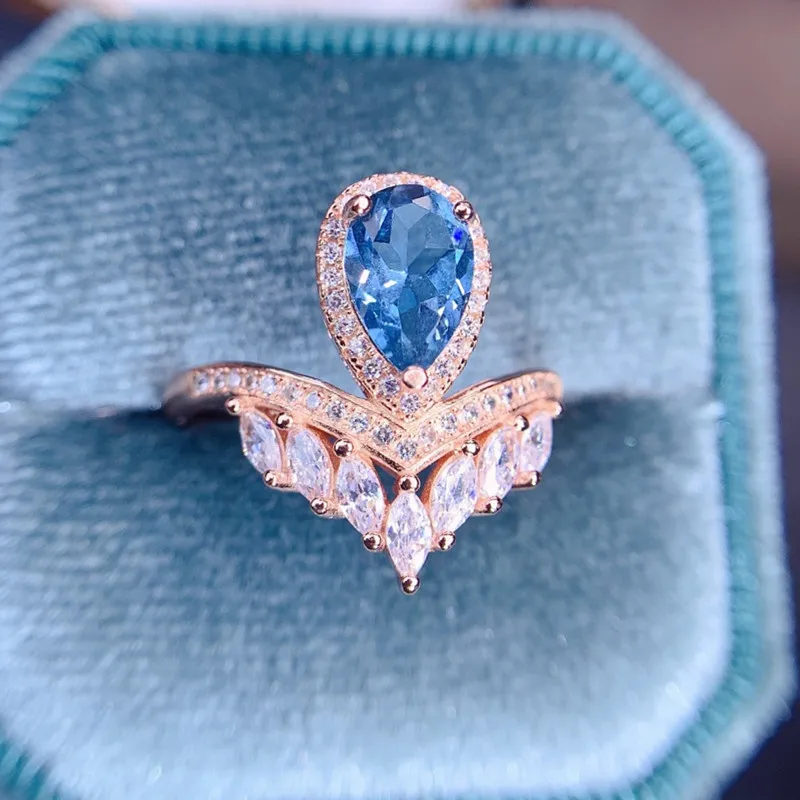 Женское кольцо в виде короны из натурального голубого топаза карата J224191 |