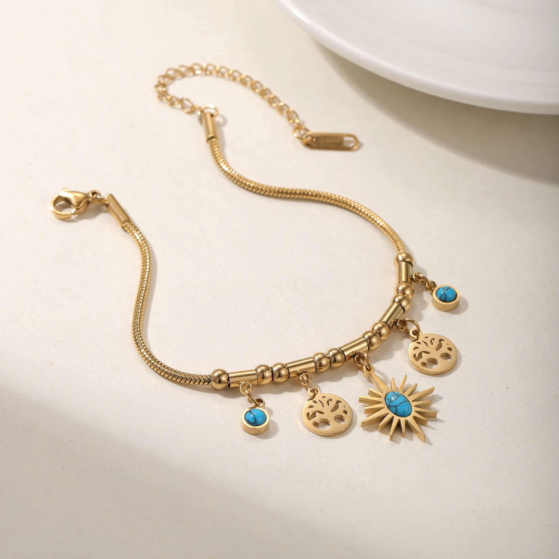 Персонализированный браслет морской тематики из камня-ракушки золотой в стиле