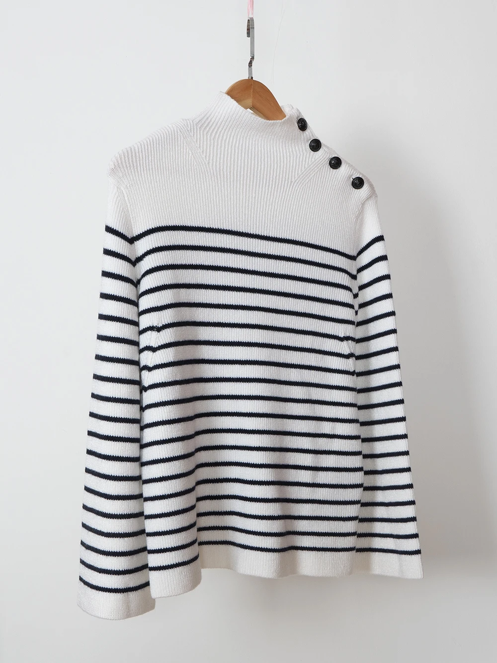 

ZESSAM stripe Jacquard Knitted Wool Woman Sweater Long Sleeve O-Neck Button Loose Female Pullover Classic Retro Lady Top 2022