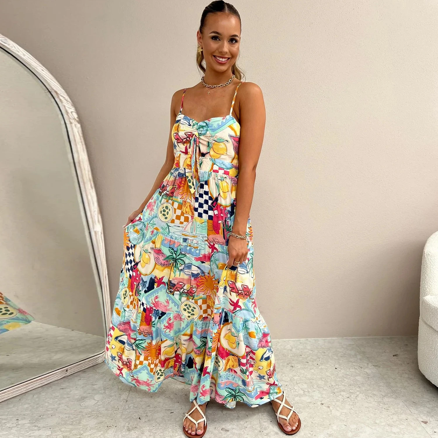 Женское элегантное платье с цветочным принтом на бретельках без рукавов