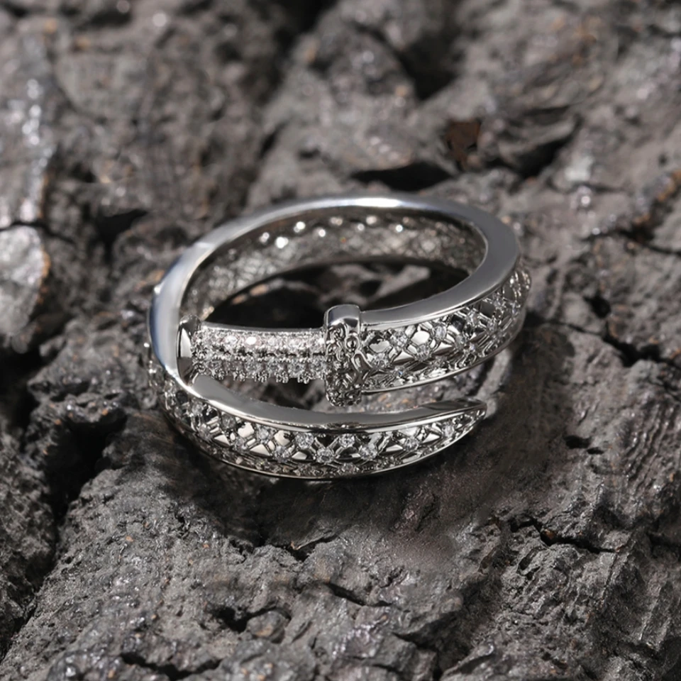 Rakol New Iced Out Bling CZ Кольцо с мечом правосудия серебряного цвета кубическим цирконием