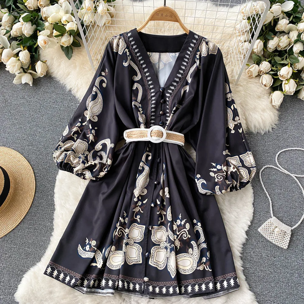 

2022 spring new style palace style v-neck seaside vacation waist slim dress elegant retro high waist short skirt women's tide