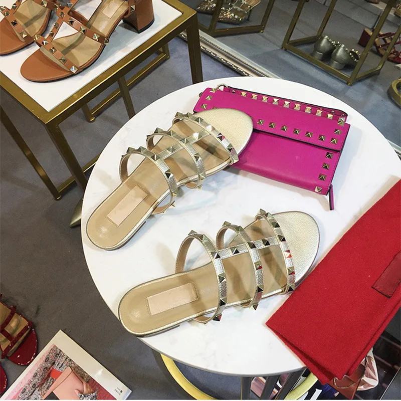 New Shoes For Women Designer Flat Slippers Summer Brand Rivet Shoes Gladiator Sandals Comfortable Casual Peep To Ladies Slippers