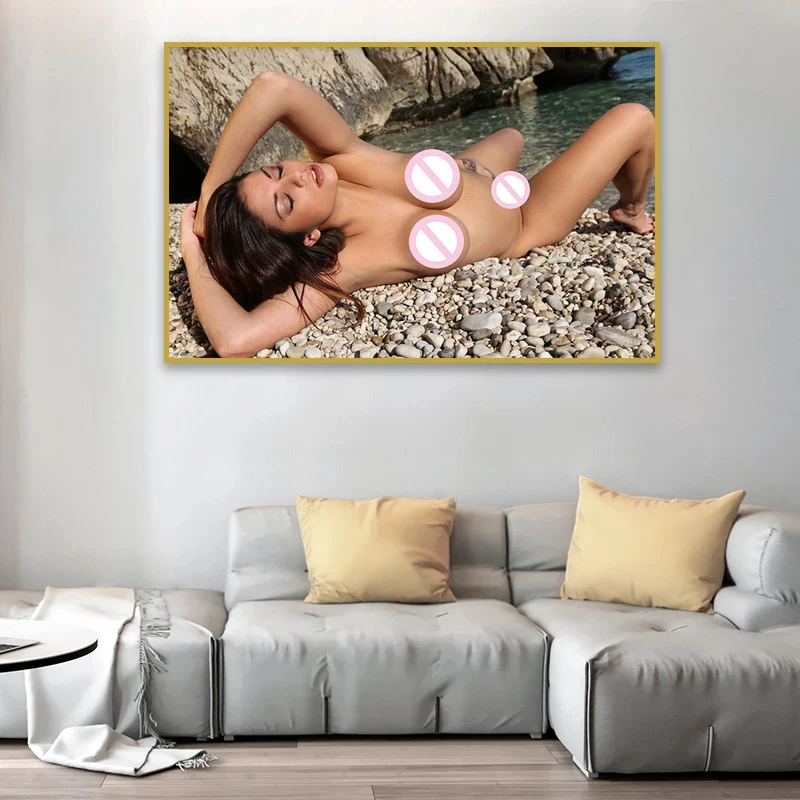 Картина на холсте с изображением привлекательной девушки и тела для взрослых