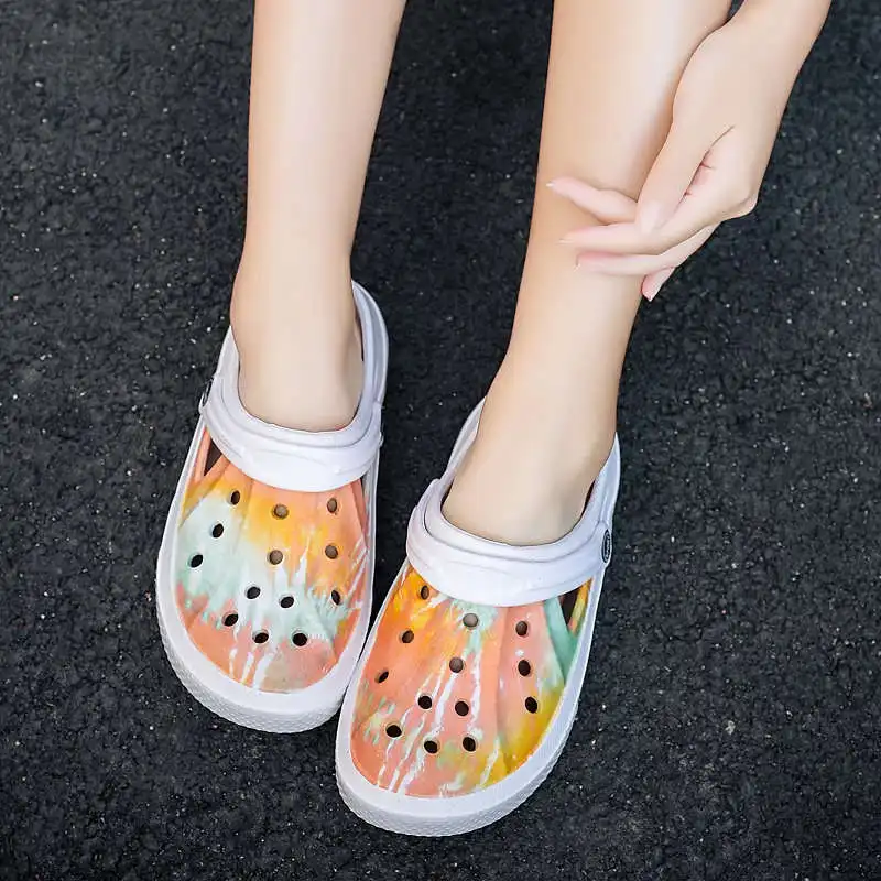 

Flatform Beach Flip Flops Light Weight Platform Shoes Designer High Quality Designer Slides British Style Slide Slipper Tennis