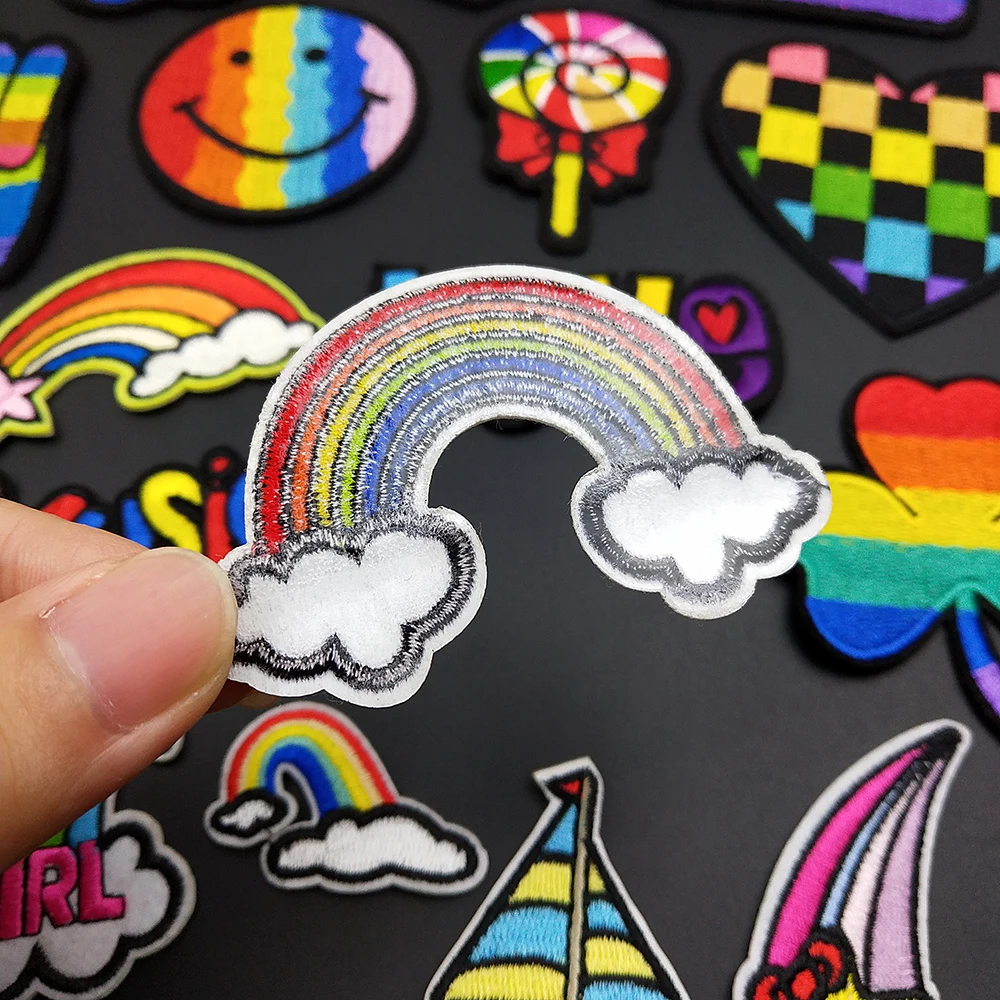 Наклейки для одежды радужные цвета с вышивкой | Дом и сад