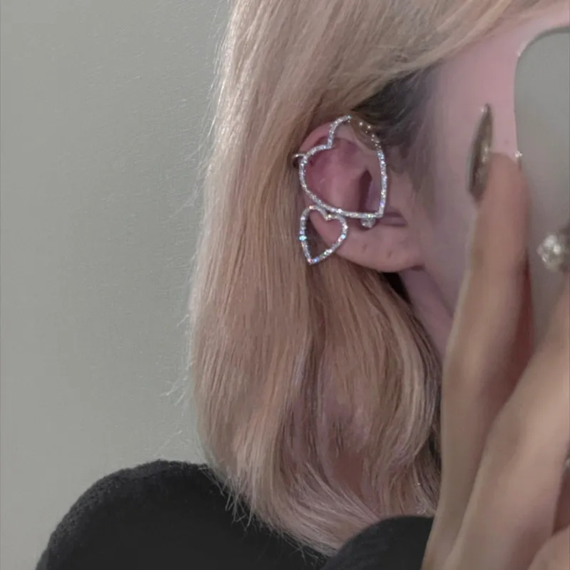 

Harajuku Silver Color Rhinestone Heart Earrings For Women Double Love Heart Left Earrings Without Pierced Ears 2022 New Jewelry