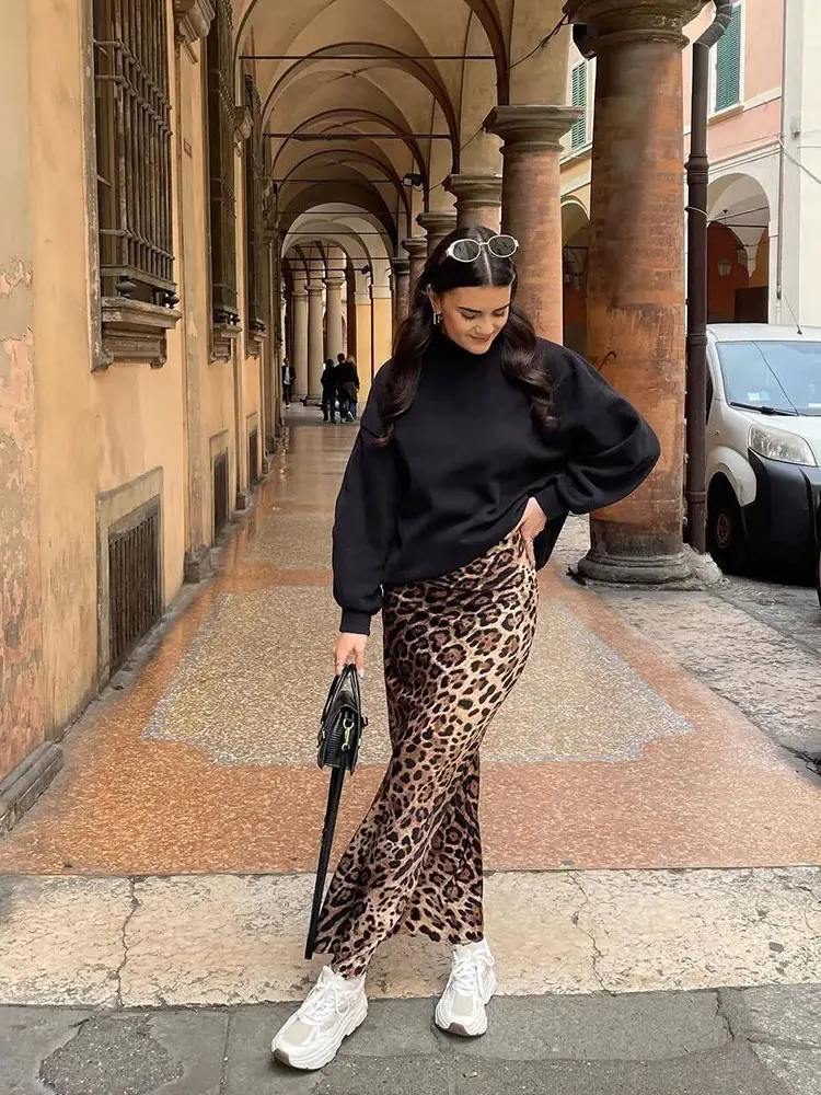 Юбка-миди Женская атласная с леопардовым принтом и высокой талией