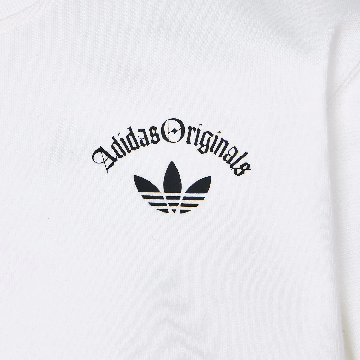 Фото Оригинальная детская футболка Adidas с принтом в виде клевера, свободного кроя, приятная к телу, модель KX7594. №3